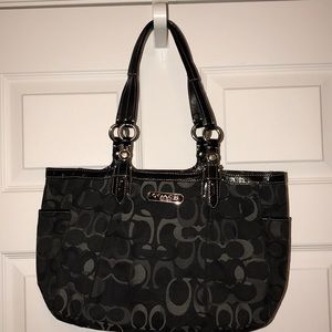 💯 authentic Coach bag